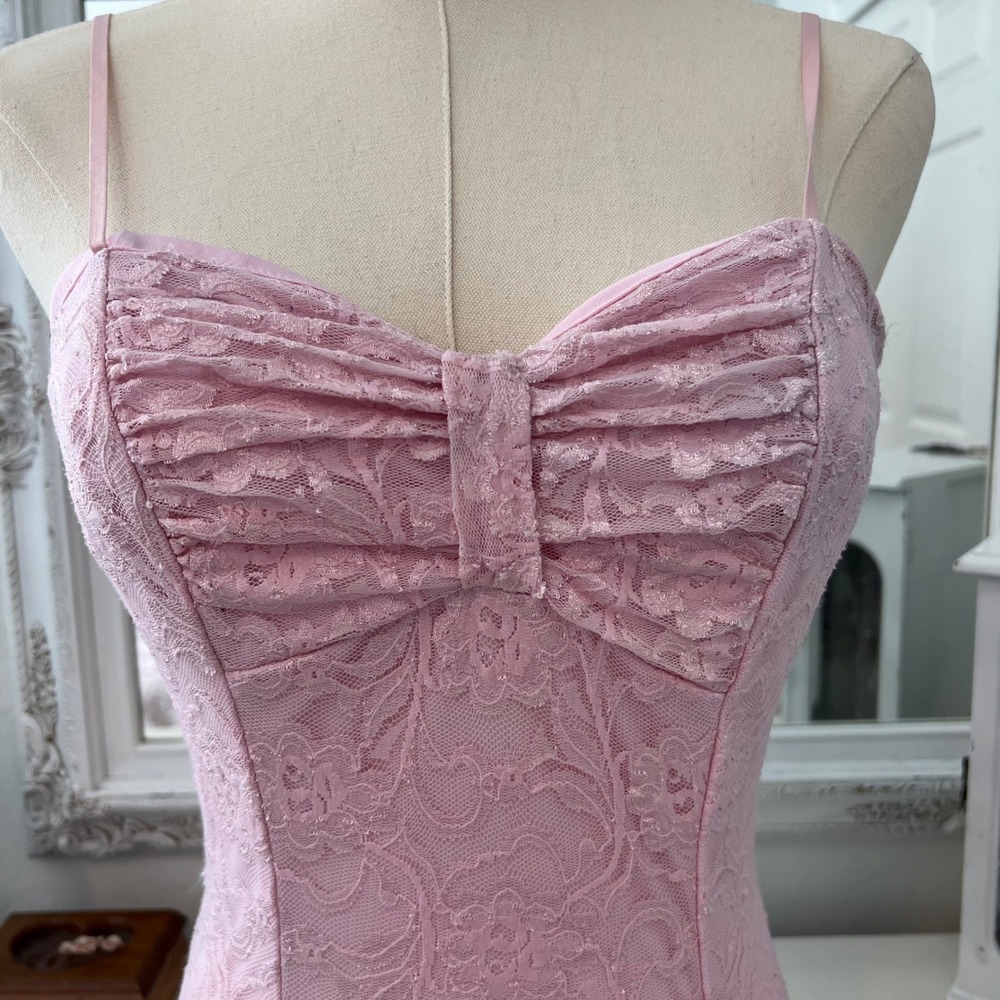 vintage y2k pink lace tank top with bow detail - Picture 3 of 5